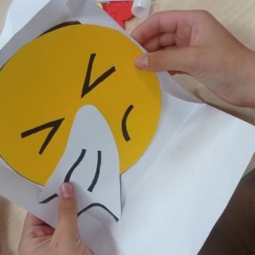 Dzie emotikona