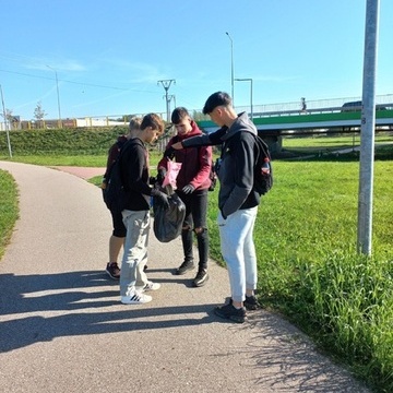 Na Stray Czystej Ziemi, czyli sprzatnie wiata w Posku 