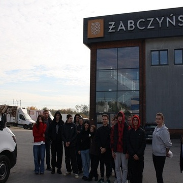 Uczestnicy MCK i 7-18 Hufca Pracy w Garwolinie z wizyt w Piekarni ,,abczyscy”