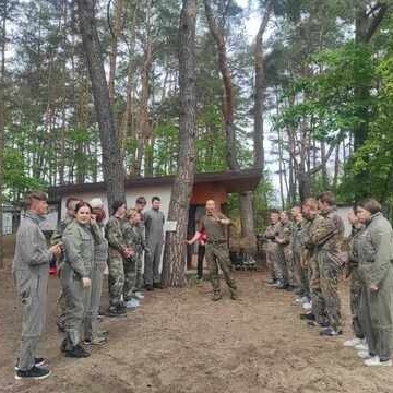 Lena przygoda modziey z 7-2 HP w Ostroce: paintball i linowe wyzwania