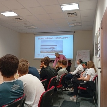 Wizyta studyjna uczniw z Pruszkowa w WUZETEM 