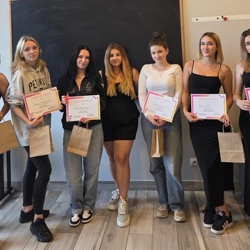 Kurs laminacji brwi i rz�s, kt�ry odby� si� w Warszawie, zako�czony sukcesem!