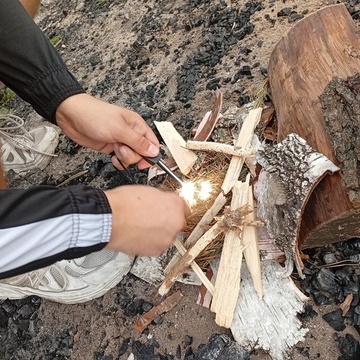 Wst�p do bushcraftingu  w 7-2 Hufcu Pracy w Ostro��ce
