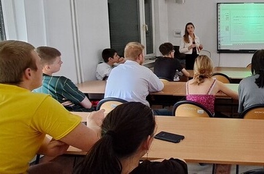 Bezpieczna praca za granic: Spotkanie z przedstawicielem EURES z WUP w Radomiu 
