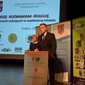 Widz- rozmawiam- reaguj...
