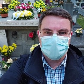 W 100. rocznic urodzin  - przy grobie rodzicw Ojca witego...