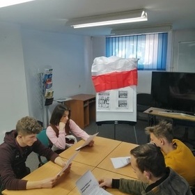Oddali cze bohaterom