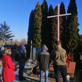 Oddali cze bohaterom