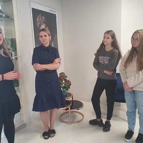 Wizyta w salonie piknoci 