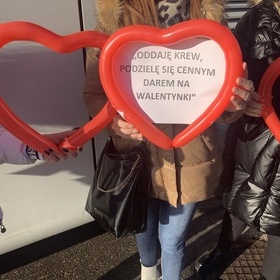 „Oddaj krew, podziel si darem na Walentynki”