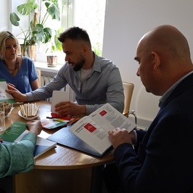 Zacienianie wsppracy w Warszawie 