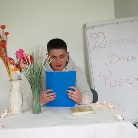 „Niektrzy lubi poezj”