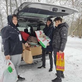 Miko�ajkowy Kiermasz Charytatywny
