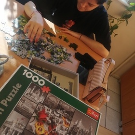 Dzie z puzzlami i amigwkami