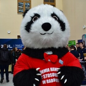 XIX OGLNOPOLSKIE TARGI SZKӣ WYSZYCH W RADOMIU