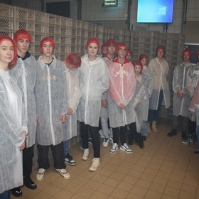 Uczestnicy MCK i 7-18 Hufca Pracy w Garwolinie z wizyt w Piekarni ,,abczyscy”