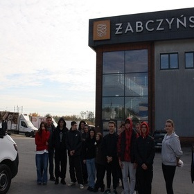 Uczestnicy MCK i 7-18 Hufca Pracy w Garwolinie z wizyt w Piekarni ,,abczyscy”