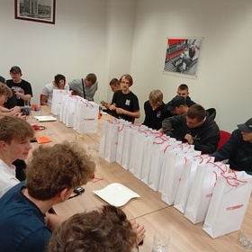 Wizyta studyjna uczniw z Pruszkowa w WUZETEM 