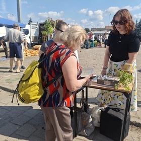  M�odzie� z Ostro��ki uczy si� przedsi�biorczo�ci i pomaga zwierz�tom