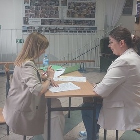 Mobilny punkt doradztwa zawodowego, po�rednictwa pracy oraz szkole� zawodowych w Ciechanowie