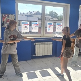M�odzie� z 7-3 Hufca Pracy w M�awie promuje zdrowy styl �ycia poprzez sport