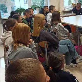 „Rynek pracy” – spotkanie uczni�w klas bran�owych z doradc� zawodowym w M�awie
