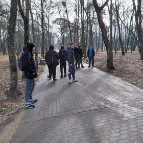 Aktywny spacer m�odzie�y z 7-2 Hufca Pracy w Ostro��ce 