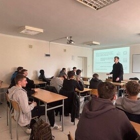 M�odzie� z Wyszkowa o r�wnowadze mi�dzy prac� a rodzin� i profilaktyce wypalenia zawodowego