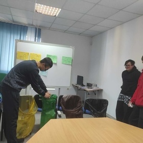 �yj w przyja�ni ze �rodowiskiem: Warsztaty w 7-2 Hufcu Pracy w Ostro��ce