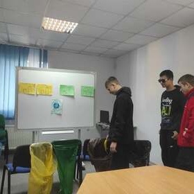 �yj w przyja�ni ze �rodowiskiem: Warsztaty w 7-2 Hufcu Pracy w Ostro��ce