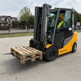Nowe umiej�tno�ci, nowe perspektywy – kursy dla m�odzie�y OHP z P�ocka