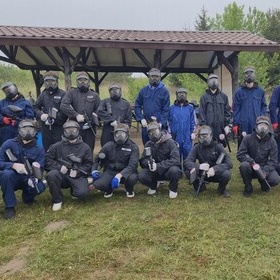 Sport, integracja i dobra zabawa – m�odzie� 7-19 Hufca Pracy w Mi�sku Mazowieckim na paintballu