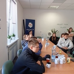 Kurs pierwszej pomocy przedmedycznej w Hufcu Pracy 7-35 w P�o�sku