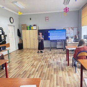 Przed wyborem szko�y i zawodu – �smoklasi�ci spotkali si� z OHP w Kozienicach